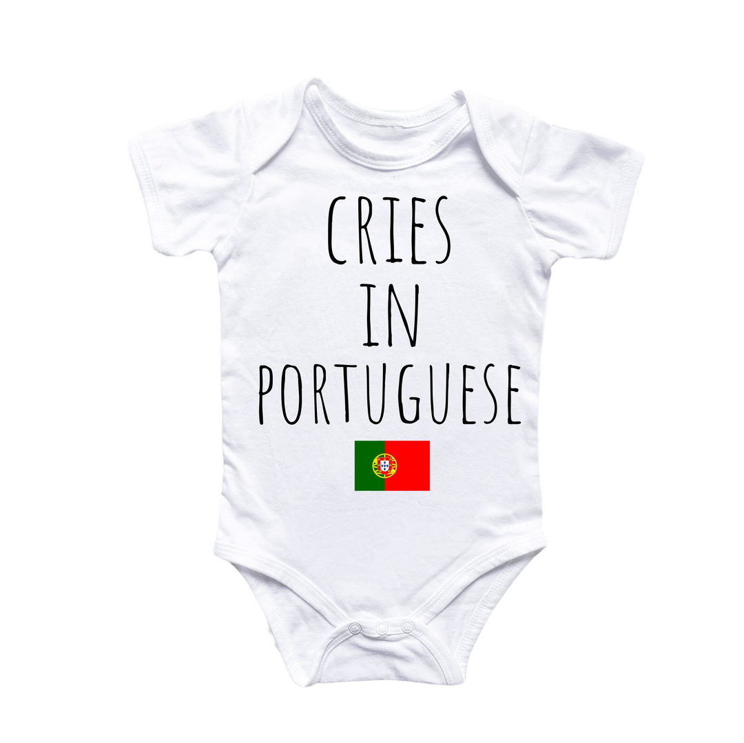 a white bodysuit with the words crises in portuguese on it