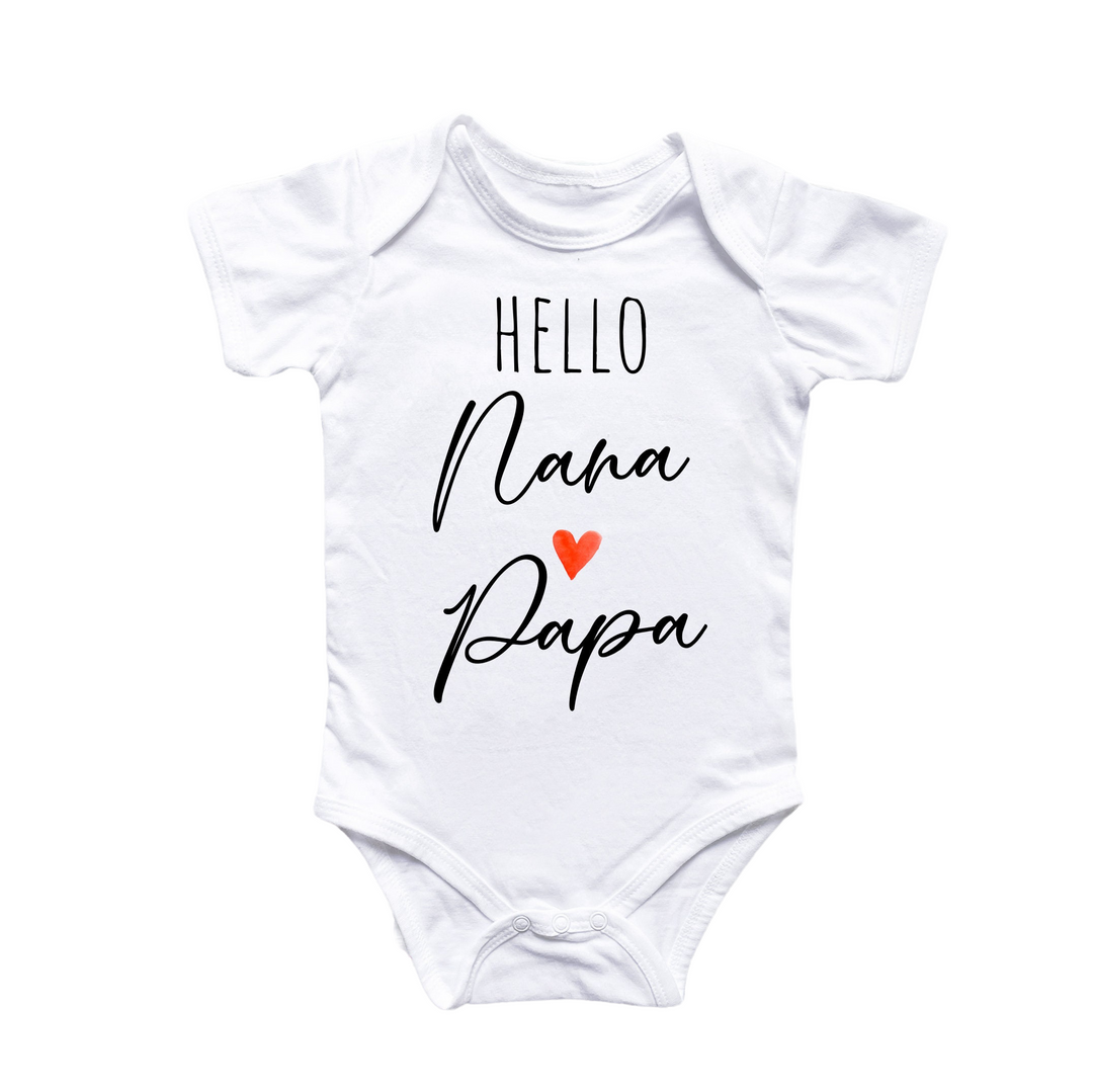 a white bodysuit with the words hello mama papa on it