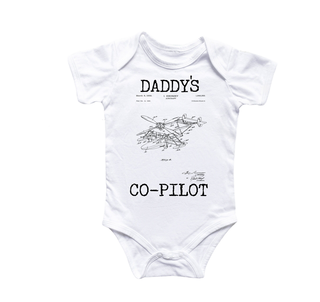 a white bodysuit with the words daddy's co - pilot on it