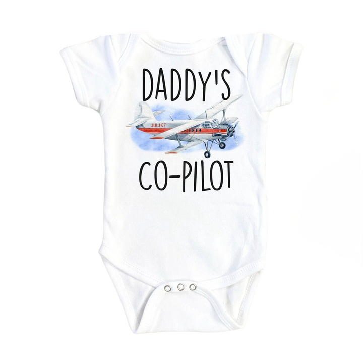 a baby bodysuit that says daddy's co - pilot