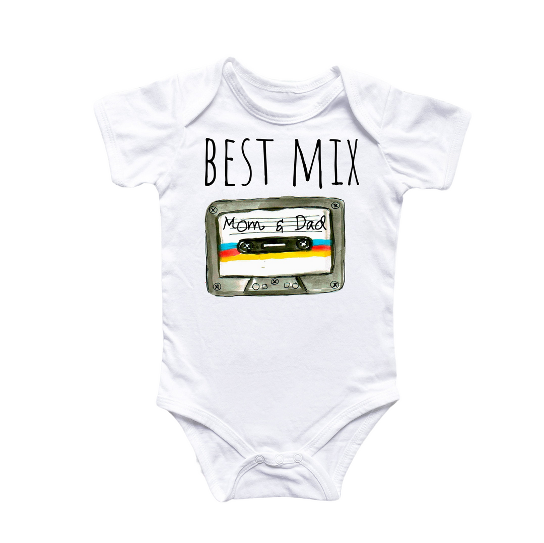 a baby bodysuit with the words best mix on it